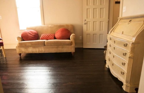 Faubourg Lafayette House | Two bedroom Comfort Near Everything!