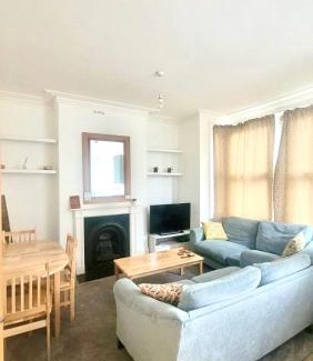 St. Leonard's Apartment | Two Bedroom Flat in London