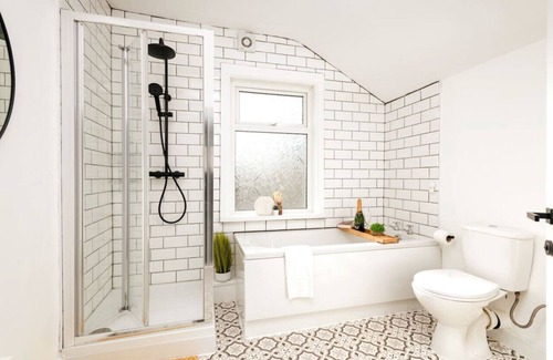 Barry House | Two-Bedroom Townhouse