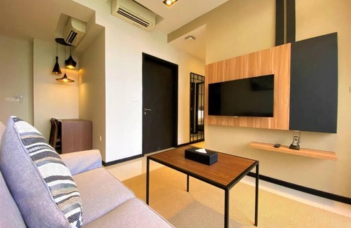 Thomson Road Apartment | Two Bedroom Premier with Balcony, 800m from Novena MRT
