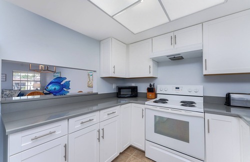 Englewood Condo | Two bedroom, two bathroom condo less than 10 minutes to Manasota Key.