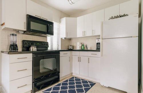 Pompano Beach Apartment | Two blocks from Beach - Walk to the water!