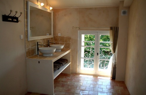 Valensole House | Two charming outbuildings with swimming pool