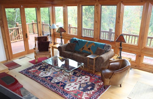 Jasper Cabin | TWO FOR ONE ON RIVER! Modern house and apartment, 9 beds/6 sleeping areas/4 ba