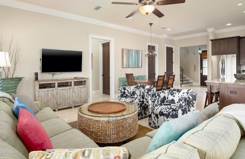 Villa Lago House | Two Golf Carts ~ Golf Course View ~ Community Pool