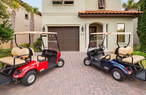 Villa Lago House | Two Golf Carts ~ Golf Course View ~ Community Pool