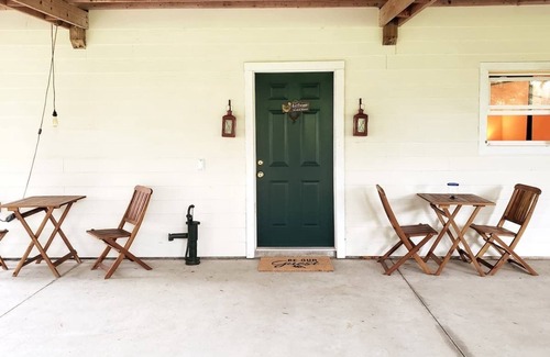 Sorrento House | Two Grooms Farm - Goat Farmstay