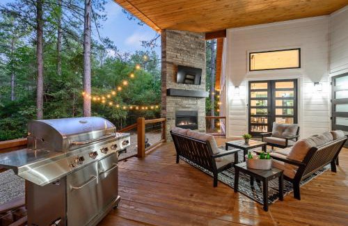 Pickens House | Two Knights Luxury Cabin