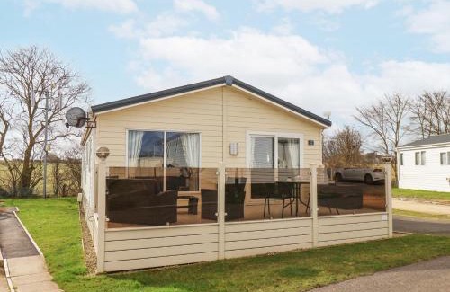 Cayton Bay House | Two Little Ducks