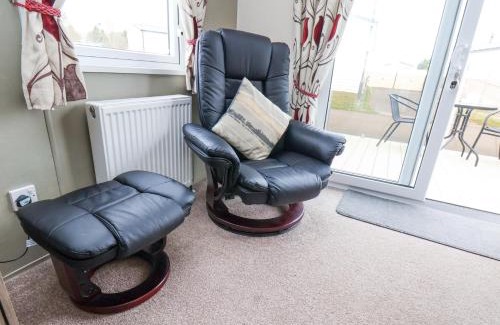 Cayton Bay House | Two Little Ducks