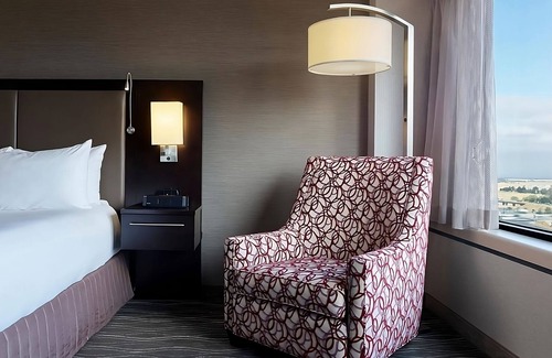 Milpitas Hotel | Two Miles Away From The Great Mall of the Bay Area | Relaxing Hotel w/Gym