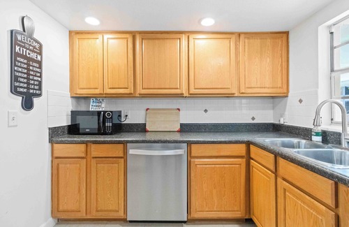 Rockledge House | Two Palms Heated Pool Retreat