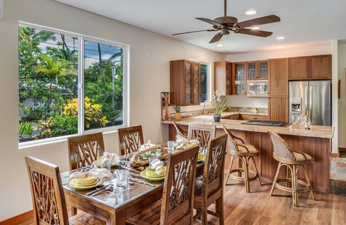 Historic Kailua Village House | Two Private hosted Oceanfront Homes conveniently located in Kailua Kona, Hawaii