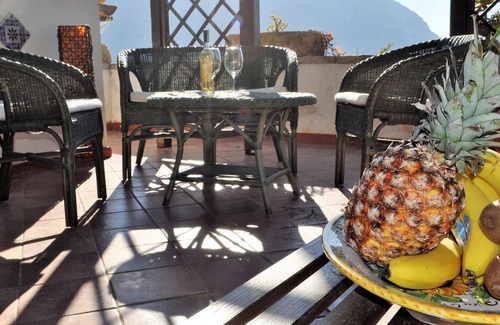 Castelluzzo Villa | Two-room apartment surrounded by greenery, sea view, free wi-fi.