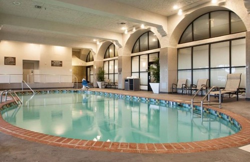West Bloomington House | Two-room suites near the Mall of America