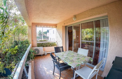 Bandol Apartment | Two rooms standing Bandol, center, everything on foot, absolute calm