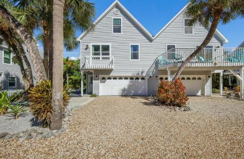 Holmes Beach House | Two Sisters