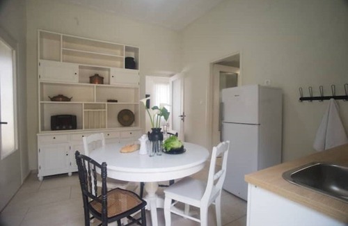 Halepa House | Two-storey recently renovated garden house . Family-sized 15' from the center