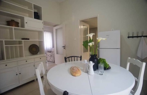 Halepa House | Two-storey recently renovated garden house . Family-sized 15' from the center