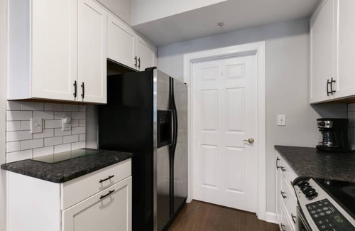 Downtown Apartment | Two Story Condo in Downtown Raleigh | Free Parking