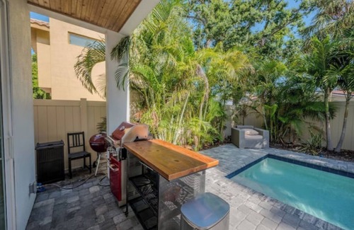 Gillespie Park House | Two Villas for Big Groups: Pool, Hot Tub, Downtown
