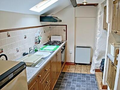 Rhiw House | Ty Canol