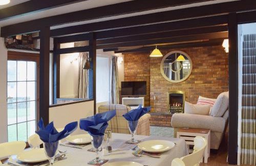 St Dogmaels House | Ty Capel Seion