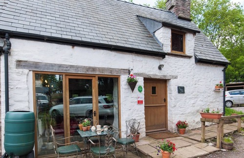Llanfihangel Tal-y-llyn House | Ty Fferm Hen Coity Bach Farm, over looking Toal y fory