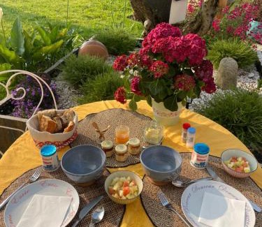 Clohars-Carnoet Bed & Breakfast | Ty Glazu Doelan espace 60m2, Port& criques à pied, 2 chambres privées au 1er étage, SDB, WC séparé
