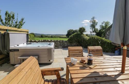Llanfairpwllgwyngyll House | Ty Mawr Farm