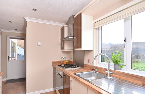 Beddgelert Cabin | Ty Pren: Cosy Lodge with Panoramic Windows & Mountain Views