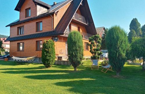 Tylicz House | TYLICZ W DECHĘ Pokoje i Apartamenty