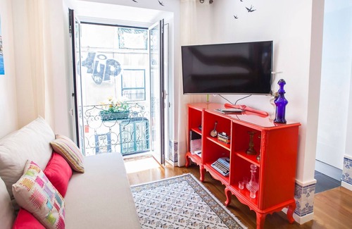 Encarnacao Apartment | Typical Bairro Alto Apartment Lisbon