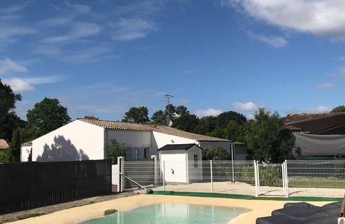La Tremblade House | Typical Charentais house, 10 minutes from the sea, market and cycle path.
