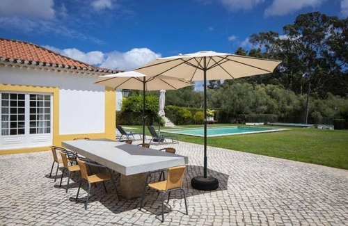 Santa Maria e Sao Miguel House | Typical Portuguese country house with pool 'Quinta do Pé Descalço'