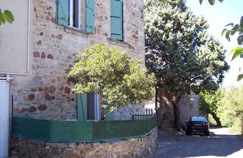 La Bruguiere House | Typical restored stone village house with cool, tranquil vaulted ceilings.