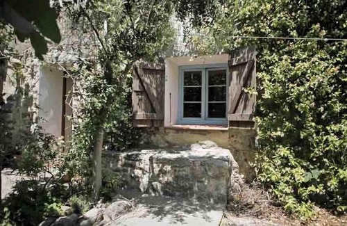 Laroque-des-Alberes House | Typical southern French village house with private garden. 15 min from the sea.