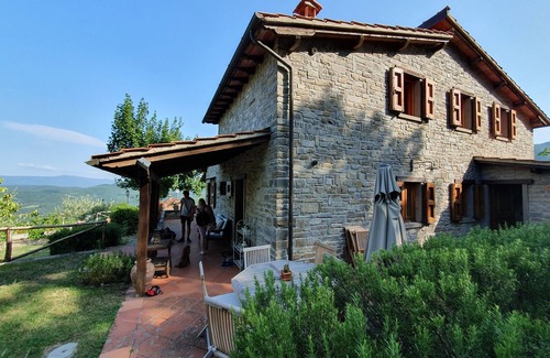 Quota Villa | Typical tuscan villa with garden