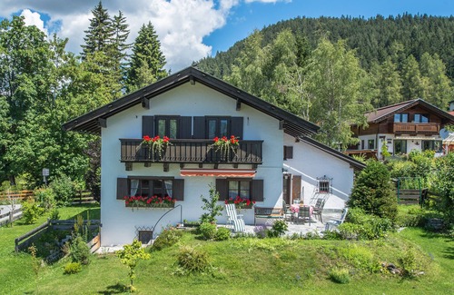 Seefeld in Tirol House | Tyrolean country house in Seefeld, cozy, can be lived in alone, quiet, close to the center.