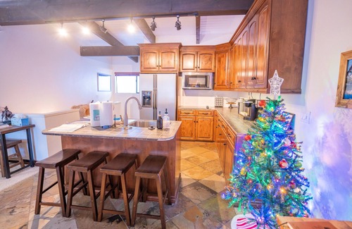 Mammoth Lakes House | Tyrolean Village Getaway