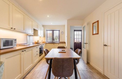 Salthouse Cottage | Tystie Cottage | Coastal property located in area of outstanding natural beauty