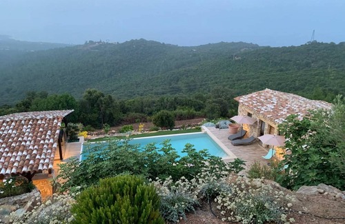 Sari-Solenzara House | U CASEDDU- PRIVATE HEATED POOL- AIR CONDITIONING-WIFI