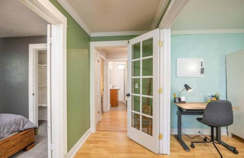 Amazon House | U of O Emerald House Next To Hayward Field w/ Parking!
