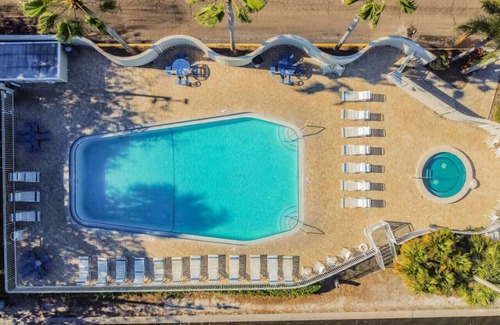 Ruskin Condo | U113- Twisted Palm - Private Beach Resort- ground unit