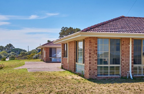 Preston Beach Villa | U2 API Preston Beach Front Apartments