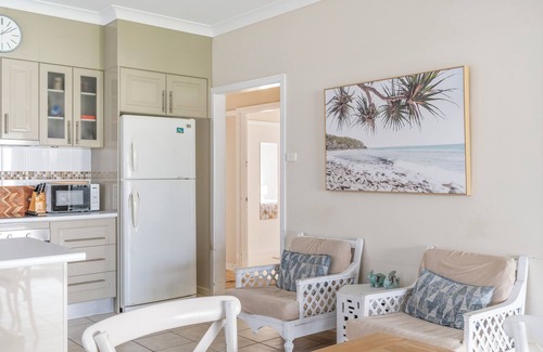 Ulladulla House | Ulladulla - Sleeps 8! Pet Friendly! WIFI! Aircon!nflat yard for pets and kids.