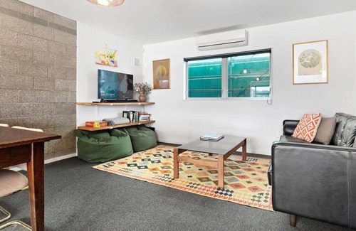 Miramar House | Ultimate getaway overlooking Wellington Harbour