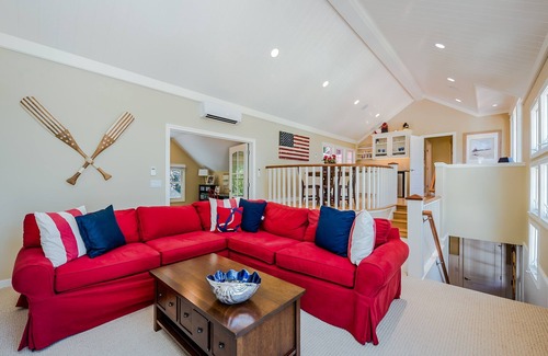 South Haven Cottage | Ultimate Lakefront Retreat with Private beach and Kayak Launch in South Haven!