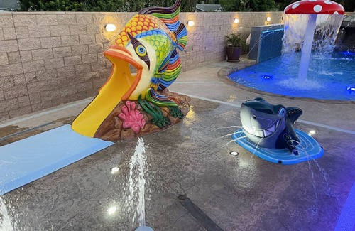 Southwest Anaheim House | ULTIMATE PRIVATE WATER PARK & POOL Next Disneyland