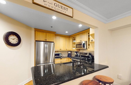 Ludlow Condo | Ultimate ski-in/out condo with mountain views, hot tub, & fireplace